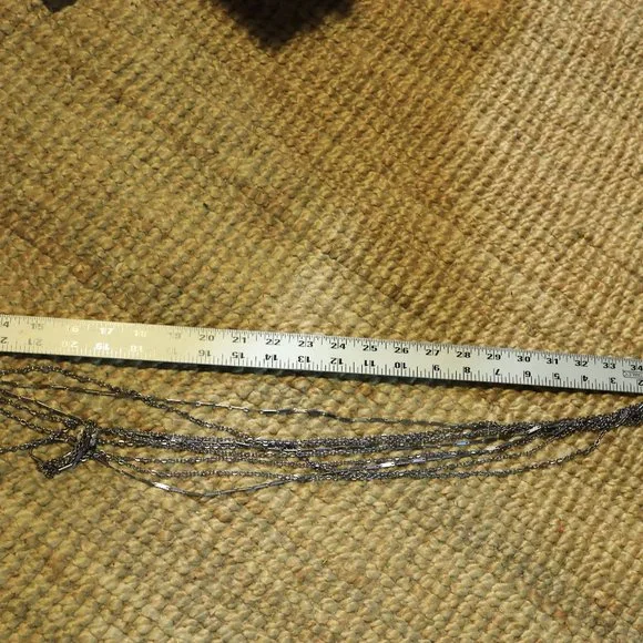 Vintage Multi 8 strand silver necklace with leaf clasp - Picture 3 of 7